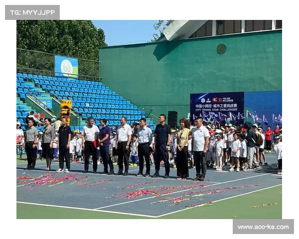 国际泳联主席穆萨拉姆视察新加坡赛场高度评价组织工作与设施保障 国际泳联主席穆萨拉姆视察新加坡赛场高度评价组织工作与设施保障
